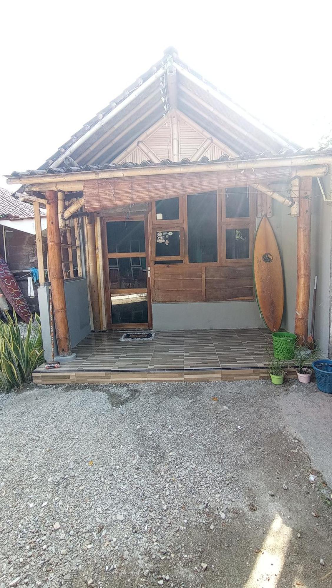 Harry'S Ocean House Watukarung Homestay Kalak Zimmer foto